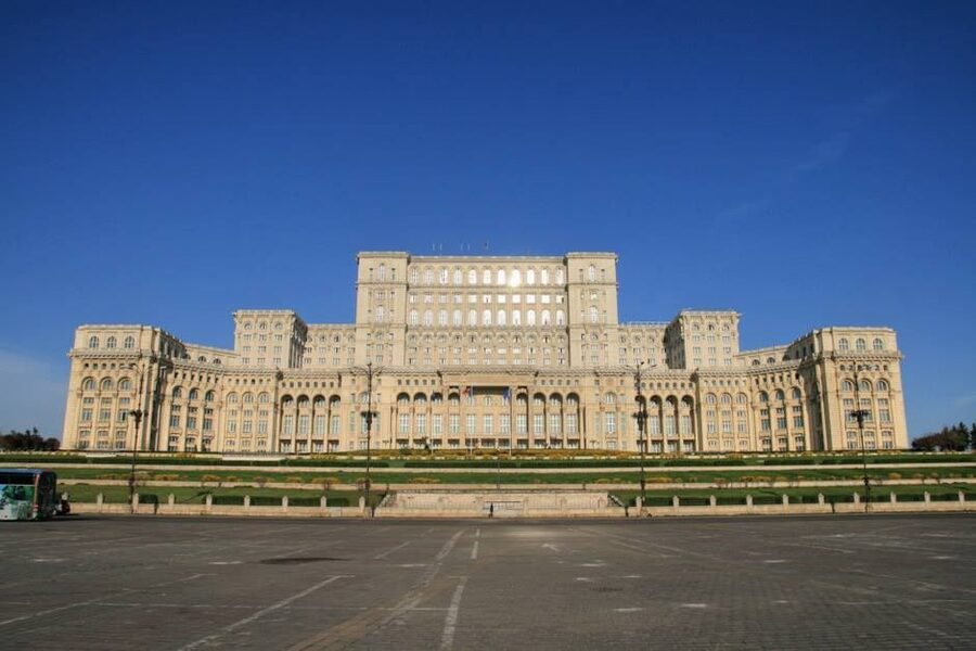 Bucharest: The "Last Days of Communism" Tour - University Square and the Romanian Atheneum area: ideology near culture