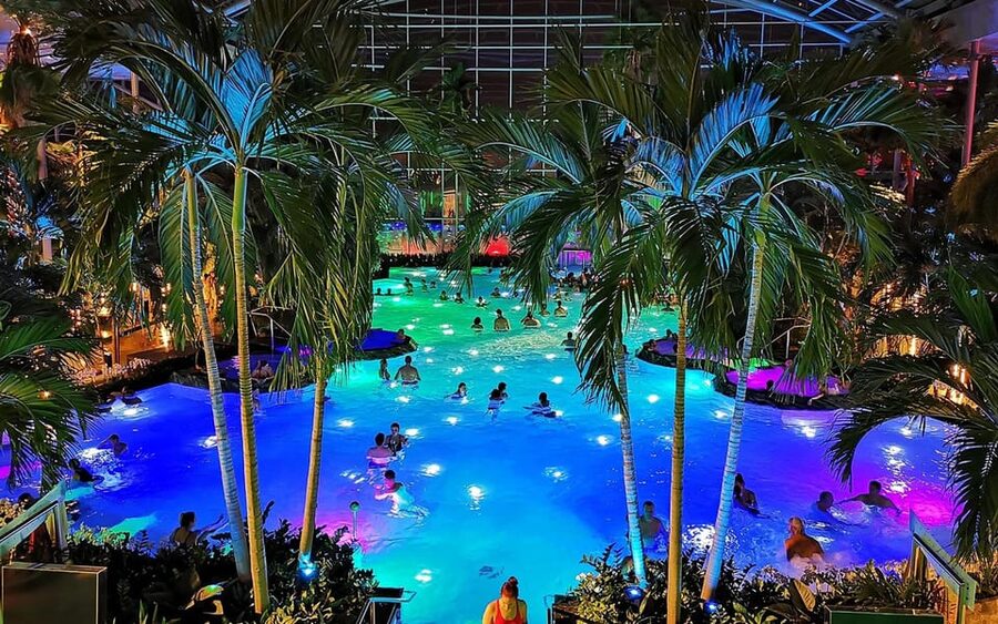 Bucharest: Therme Bucharest Spa Day with Luxury Transfer - VIP limousine transfer: the calm start that changes the whole day