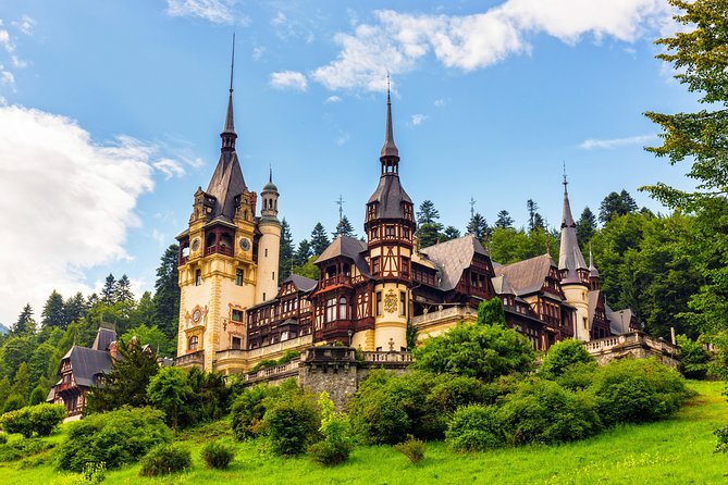 Bucharest to Dracula Castle, Peles Castle and Brasov Guided Tour - Meeting Point and the 7am departure reality
