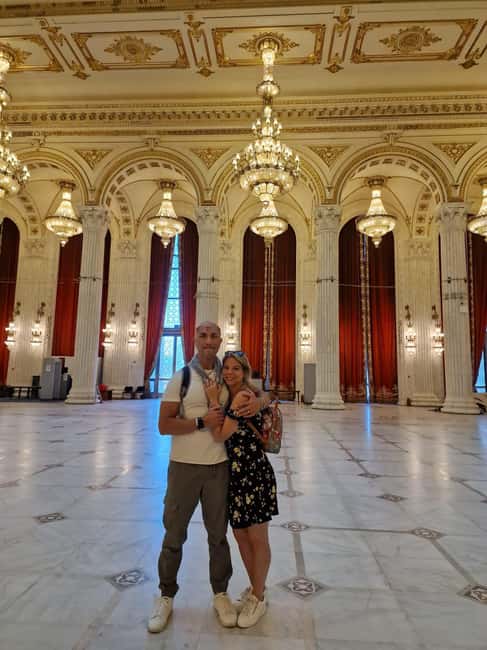 Bucharest: tour in the Parliament in Italian+exterior visit with guide - Inside the Palace of Parliament: what the employee guide actually does