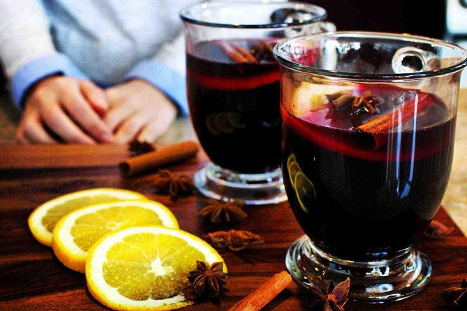 Bucharest: Tour of Christmas traditions & decorations - Stop 2: University Square Christmas market and a Romanian wine