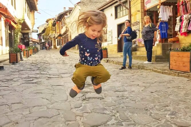 Bulgaria -Private Tour- Basarbovo, Arbanasi, Veliko Tarnovo - Why the English guide makes this tour worth it