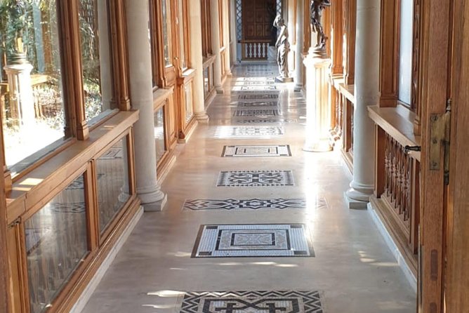 Ceausescu Villa - fast track tickets and guide - Photo rules and the 8 to 10 professional picture package issue