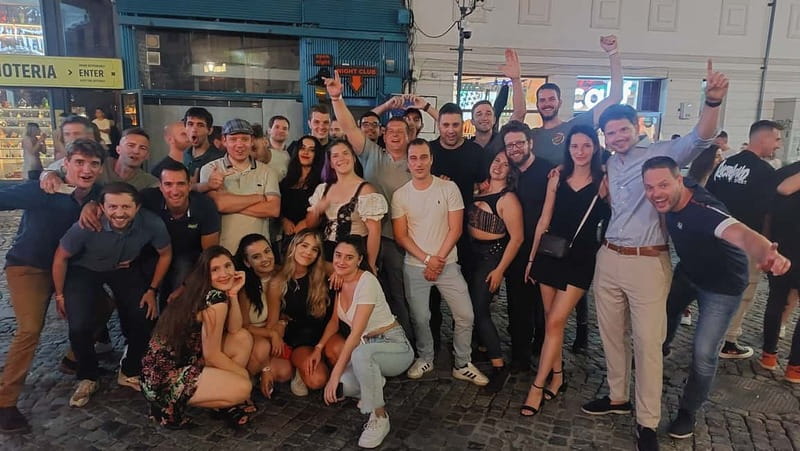 Cluj-Napoca: Weekend Pub Crawl - Meeting at Unirii Plaza, and getting in without friction
