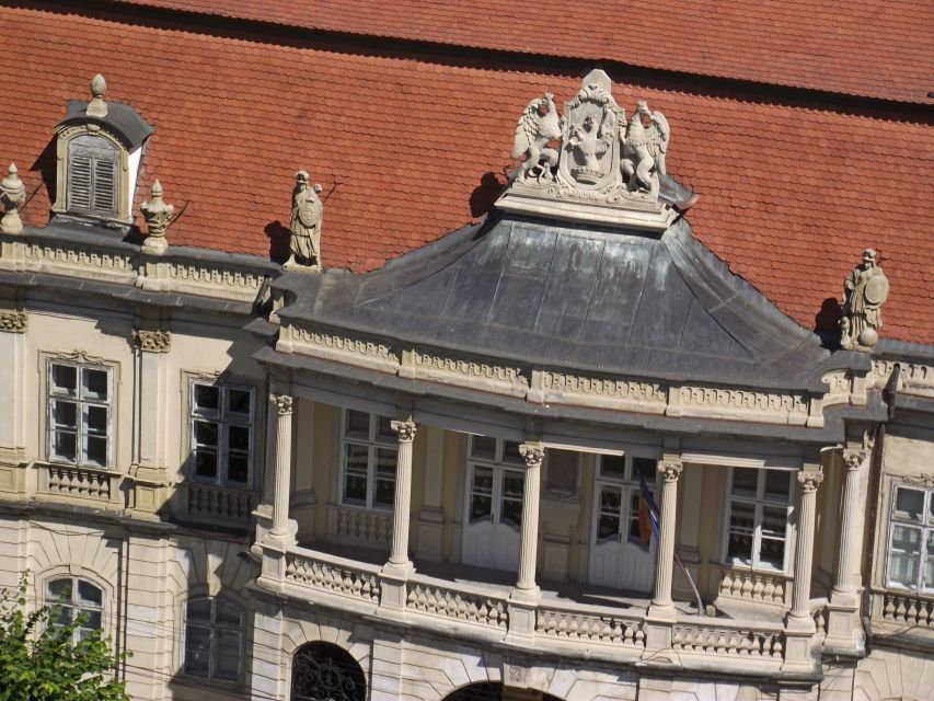 Cluj: Private City Walking Tour - Museum Square to Union Square: the bohemian streets and a rare civilian house
