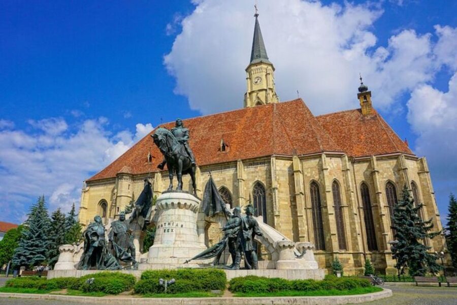Cluj : Private Walking Tour with A Guide ( Private Tour ) - Transportation on the Day: Walking First, Public Transport When Needed