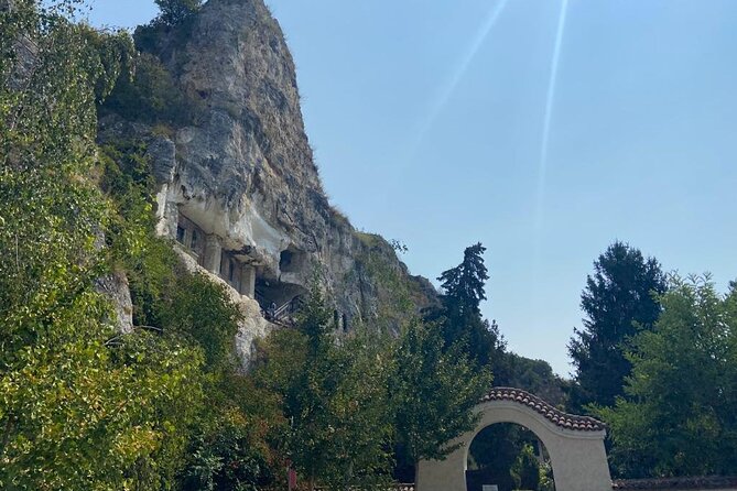 Day Trip to Bulgaria and Veliko Tarnovo from Bucharest - Veliko Tarnovo: Fortress Walls, Shops, and The Capital Atmosphere