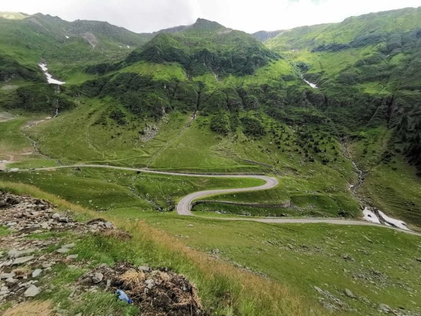 Day Trip to Transfagarasan - Curtea de Arges Monastery: The Tombs Behind the Legends