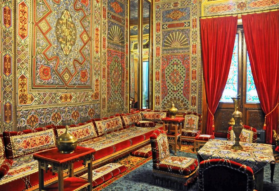 Discover Transylvania: Peles, Bran, Sighisoara in 2 days - Sinaia and Peles Castle: royal rooms, museum calm