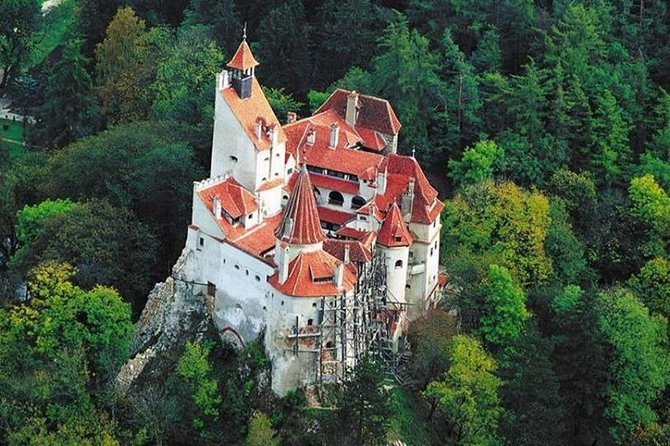 Dracula and Peles Castles Premium Tour with Hotel pick-up - Bran Castle, the Dracula stop: what 90 minutes is really for