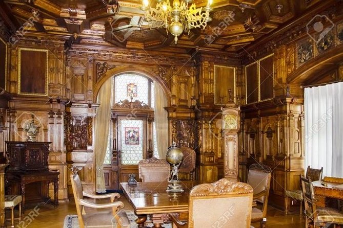 Dracula and Peles Castles Premium Tour with Hotel pick-up - When Peles is closed: Rasnov Medieval Citadel instead
