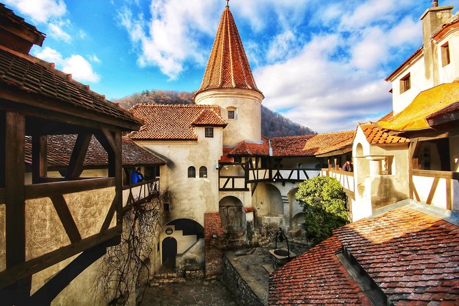 DRACULA CITY BREAK Bran Castle, Peles Castle Sinaia, Brasov City - Bran Castle the right way, from big lines to a calmer visit