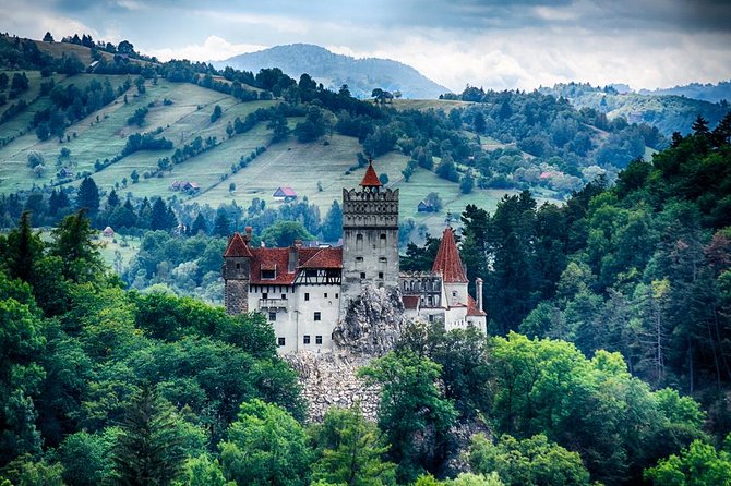 Dracula's Castle, Brasov and Peles Full-Day Tour from Bucharest - Early 7:00 am pickup at Universitate Square, and why it sets the tone