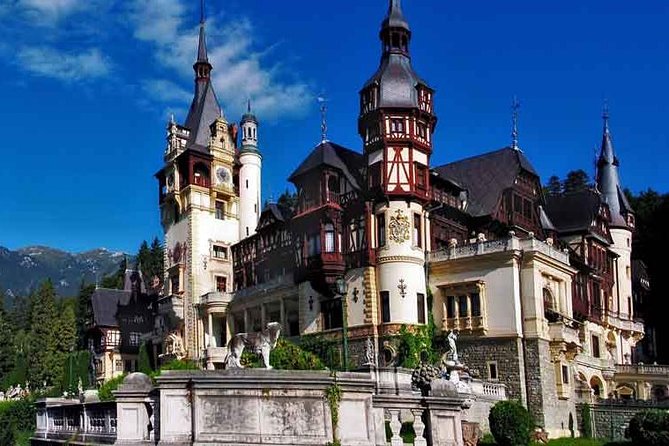 Dracula's Castle, Peles Castle and old town Brasov from Bucharest - Comfort, Group Size, and Staying Together