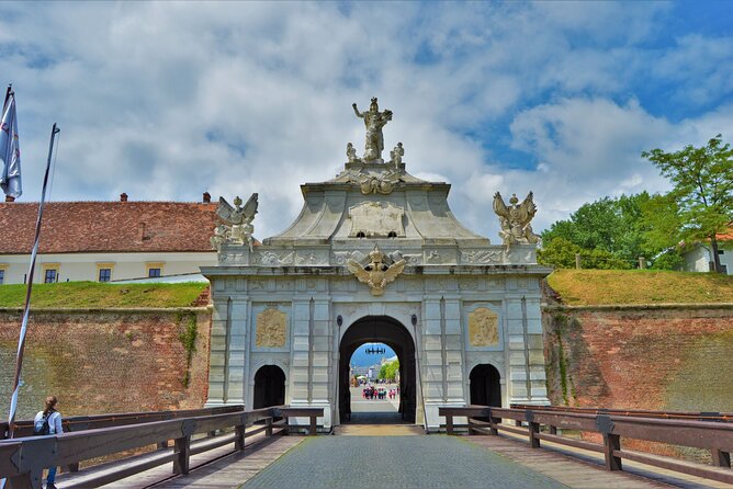 Exclusive Tour: Corvin Castle, Alba Iulia and traditional villages from Sibiu - What makes the Corvin Castle story worth your time