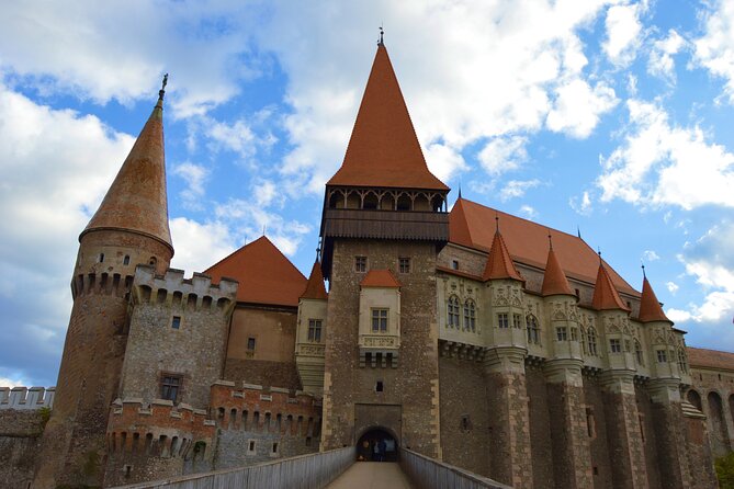 Exclusive Tour: Corvin Castle, Alba Iulia and traditional villages from Sibiu - Getting picked up and staying comfortable on the road