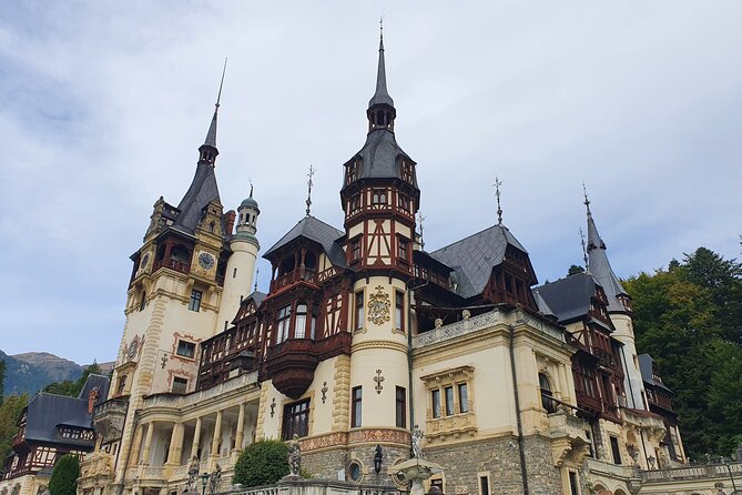 Executive Dracula Day Trip - See Bran & Peles Castle, Brasov from Bucharest - Hotel pickup to Bran Castle: how to make the most of the first major stop