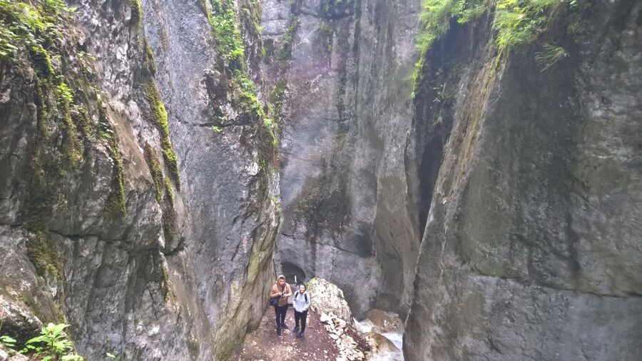 From Brasov: Day Trip to the Seven Ladders Canyon - Photo spots inside Seven Ladders Canyon: how to get the shots