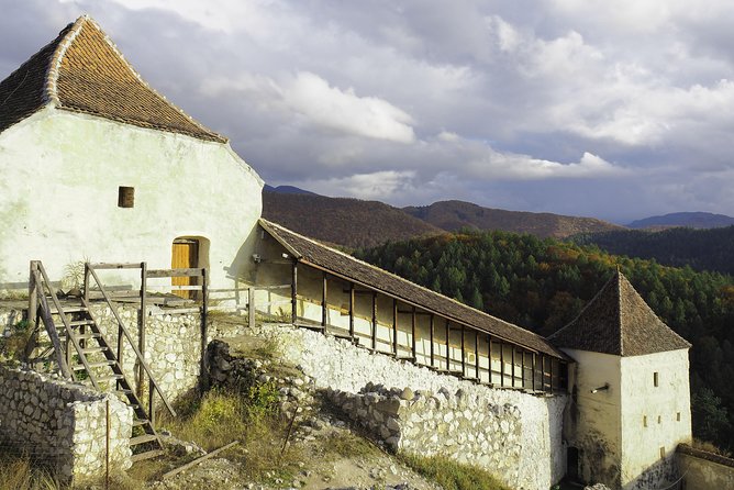 From Brasov: Discover Bran Castle and Râșnov Fortress - Food and souvenirs at Bran: where the day naturally slows down