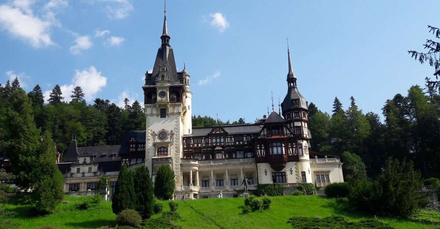 From Brasov: Peles Castle, Bran Castle & Cantacuzino Castle - Peleș Castle in One Bite: Royal Architecture, Quick Entry, Real Time to Wander