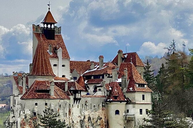 From Brasov: Small-group tour Bran, Rasnov, and Peles Castles - Getting picked up in Brasov without losing time