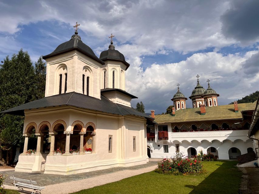 From Brasov: Tour of Castles and Surrounding Area - Peles Castle: why people call it the showpiece
