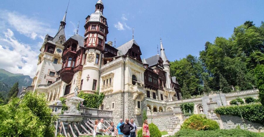 From Bucharest: Brasov Peles & Dracula's Castle Day Tour - Brasov in the middle of the day: medieval streets plus breathable time