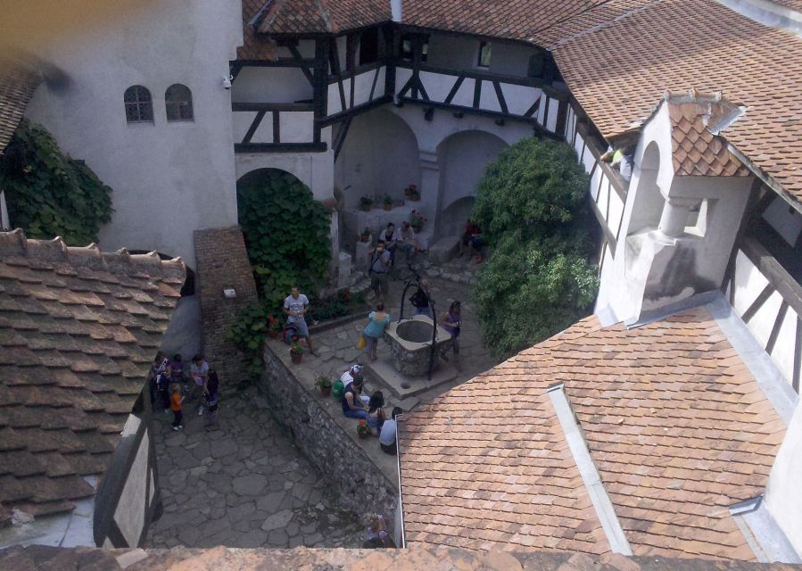 From Bucharest: Day Trip to Dracula and Peles Castle - Getting Picked Up in Bucharest and Settling In