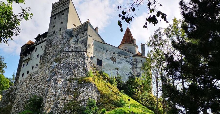 From Bucharest: Dracula Castle Day Trip - Sinaia Monastery: Quick Stop With a Big Cultural Thread