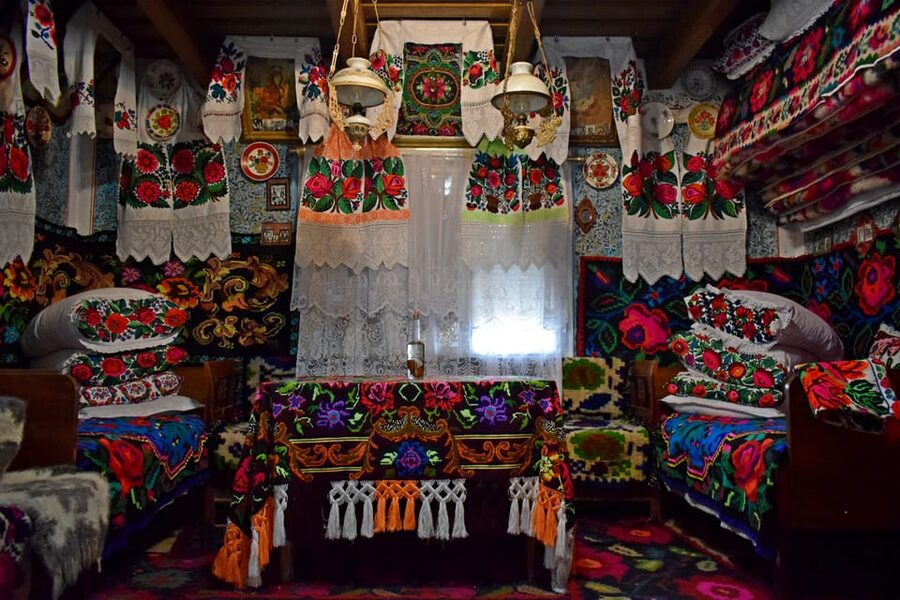 From Cluj-Napoca: Maramures Day Tour - Sapanta’s Merry Cemetery, Humor as a Local Message