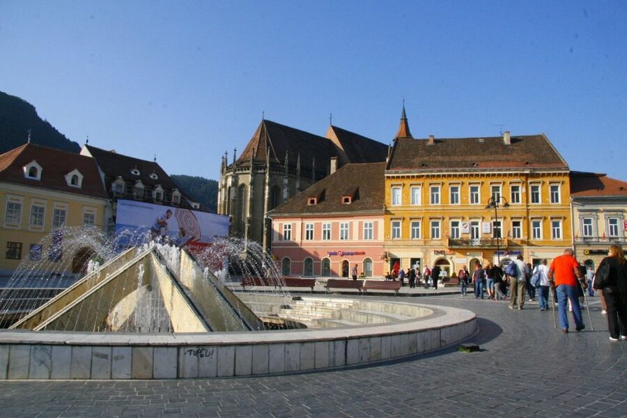 From Sibiu: Day Tour to Brasov and Dracula's Castle - Lunch Break Near Bran, How to Use the 12:00 to 15:00 Window