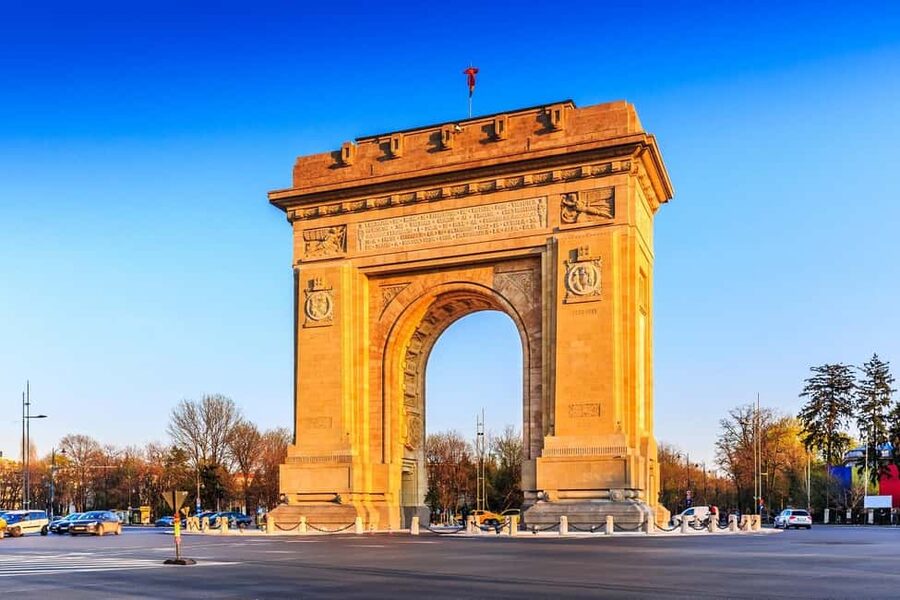 Guided Bus Tour: Parliament, Ceausescu Mansion, Village Park - Herăstrău Park and the Dimitrie Gusti National Village Museum Stop