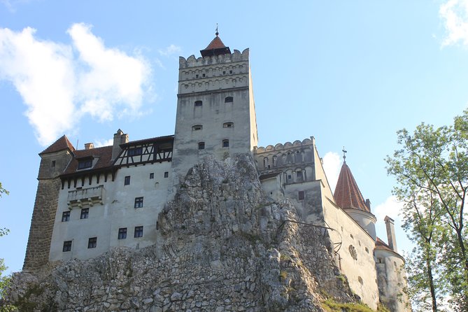 Guided visit in Spanish to the Castle of Dracula in Bran (native Spanish guide). - Bran Castle, Dracula’s Castle, in One Hour
