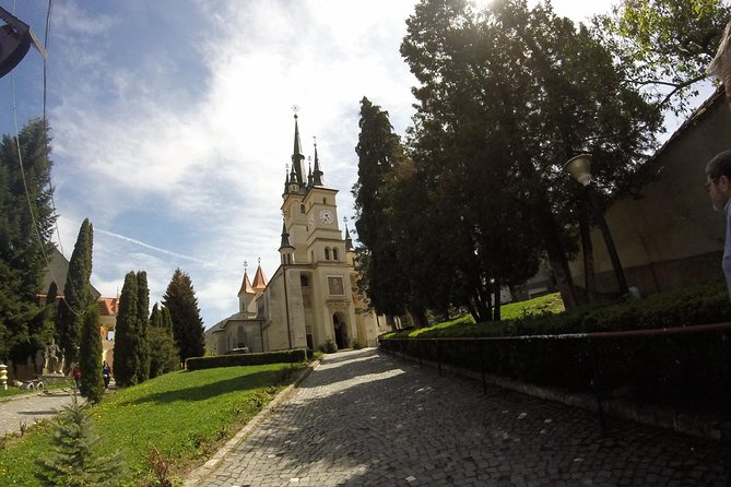 Guided visit in Spanish to the medieval center of Brasov (native Spanish guide). - The medieval center proper: Council Square to get the big picture