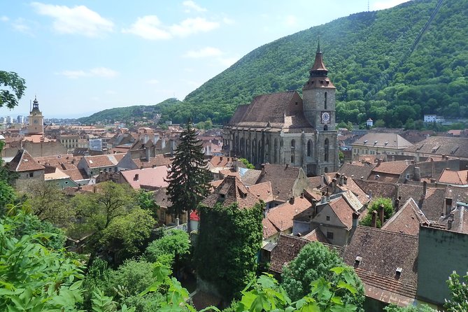 Guided visit in Spanish to the medieval center of Brasov (native Spanish guide). - Sforii Street and Republicii Street: the walk that connects lanes to daily life