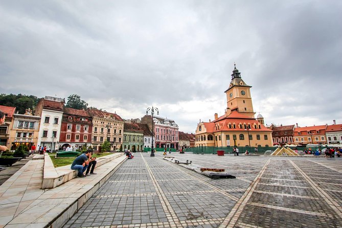 Guided visit in Spanish to the medieval center of Brasov (native Spanish guide). - Group style, timing, and how the guide adapts