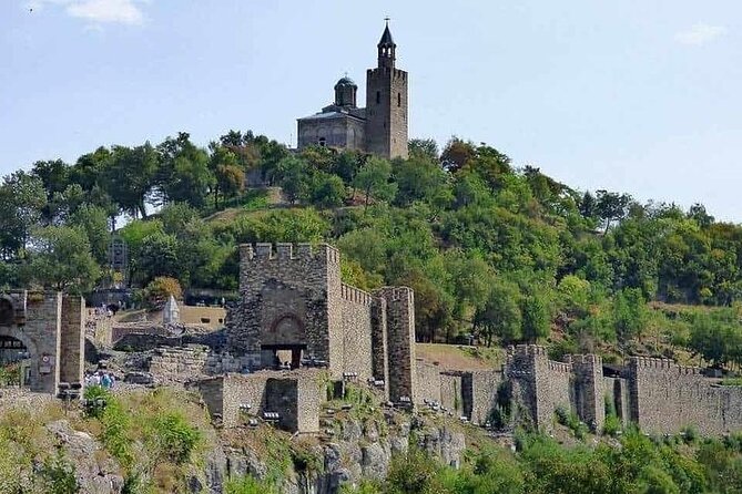 Hike Bulgaria Love Swing, Veliko Tarnovo and Tarevet Fortress - What to expect from the guides: history talk that doesn’t feel like a lecture