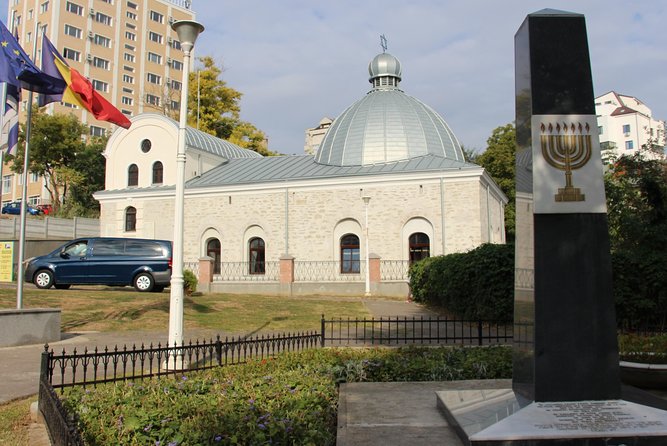 Iasi City Tour - Roznovanu Palace and the civic core: understanding Iasi beyond the monuments