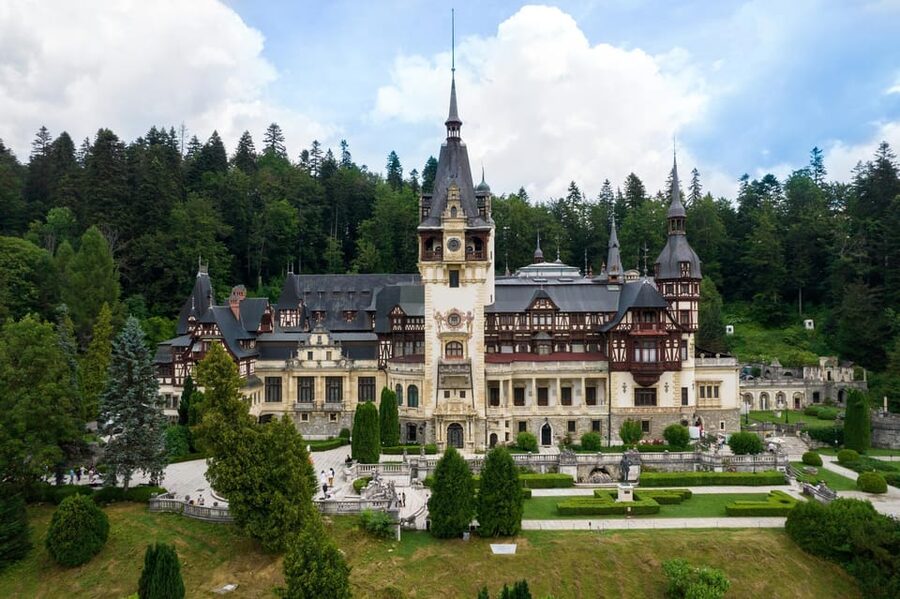 Minivan 8: Peles & Dracula's Castle and Brasov Full-Day Trip - Who this tour is best for, and who should look elsewhere