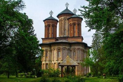 Mogosoaia Palace & Snagov Monastery: Private tour from Bucharest