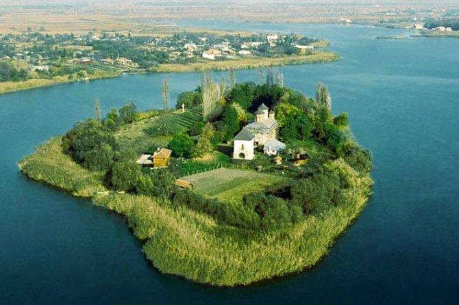 Mogosoaia Palace & Snagov Monastery: Private tour from Bucharest - Why a Private English Guide Changes the Whole Day