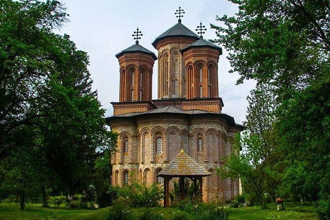 Mogosoaia Palace & Snagov Monastery: Private tour from Bucharest - Getting Out of Bucharest: Pickup, Driver Comfort, and Timing