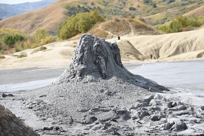 Muddy Volcanoes & Salt Mine - Private Tour - FAQ