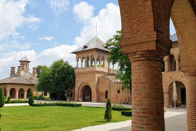 Mystical Monasteries, Dracula's Tomb and Mogosoaia Lake Palace - Private Tour - Who this private tour suits best