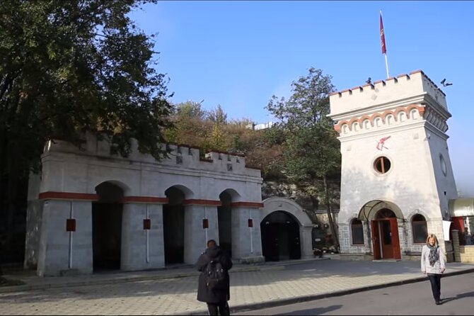 One-Day Vlad the Impaler Royal Court Private Tour from Bucharest - Door-to-door logistics: how the private car changes the day