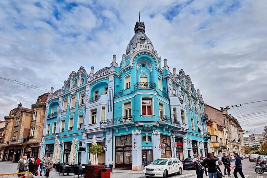Oradea city tour - Why Oradea’s mixed architecture makes this a smart 2-hour tour