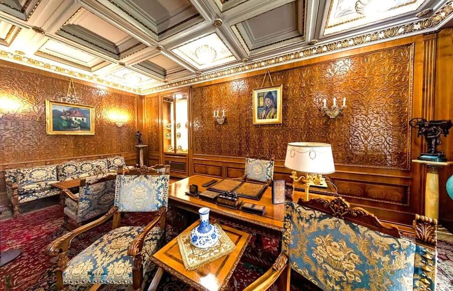 Palace of Parliament, Ceausescu House & Village Museum - House of Ceaușescu: Lavish Interiors That Explain How Power Felt