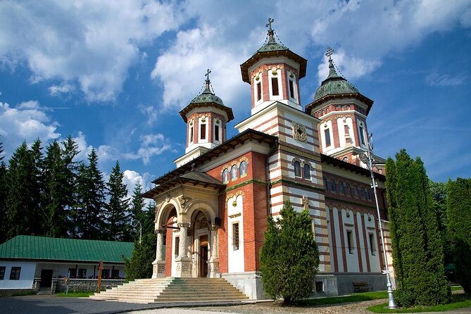 Peles & Cantacuzino Castles: Gourmet Wine & Cultural Day trip - Sinaia Monastery: A Calm 30 Minutes with Byzantine Art