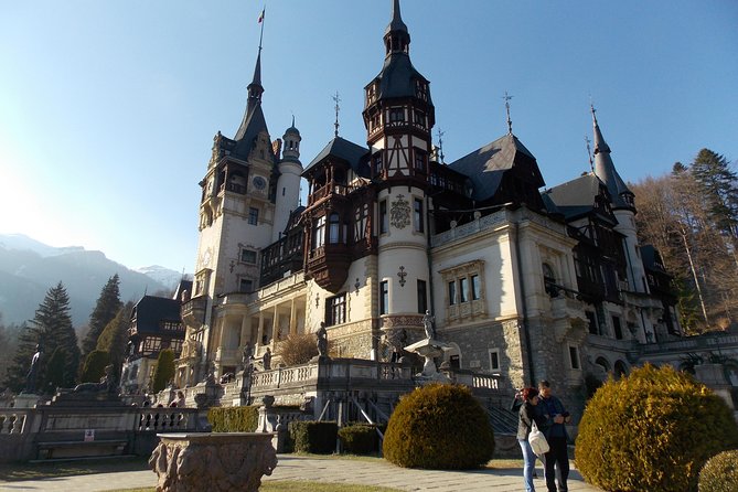 Peles Castle, Bran Castle and Brasov from Bucharest - What to pack and plan so you enjoy the full 12 hours