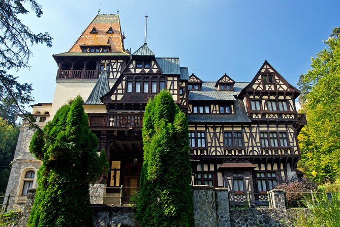 Peles Castle Skip-The-Line Guided Tour - Apartments, offices, and the music hall: royal life in real space